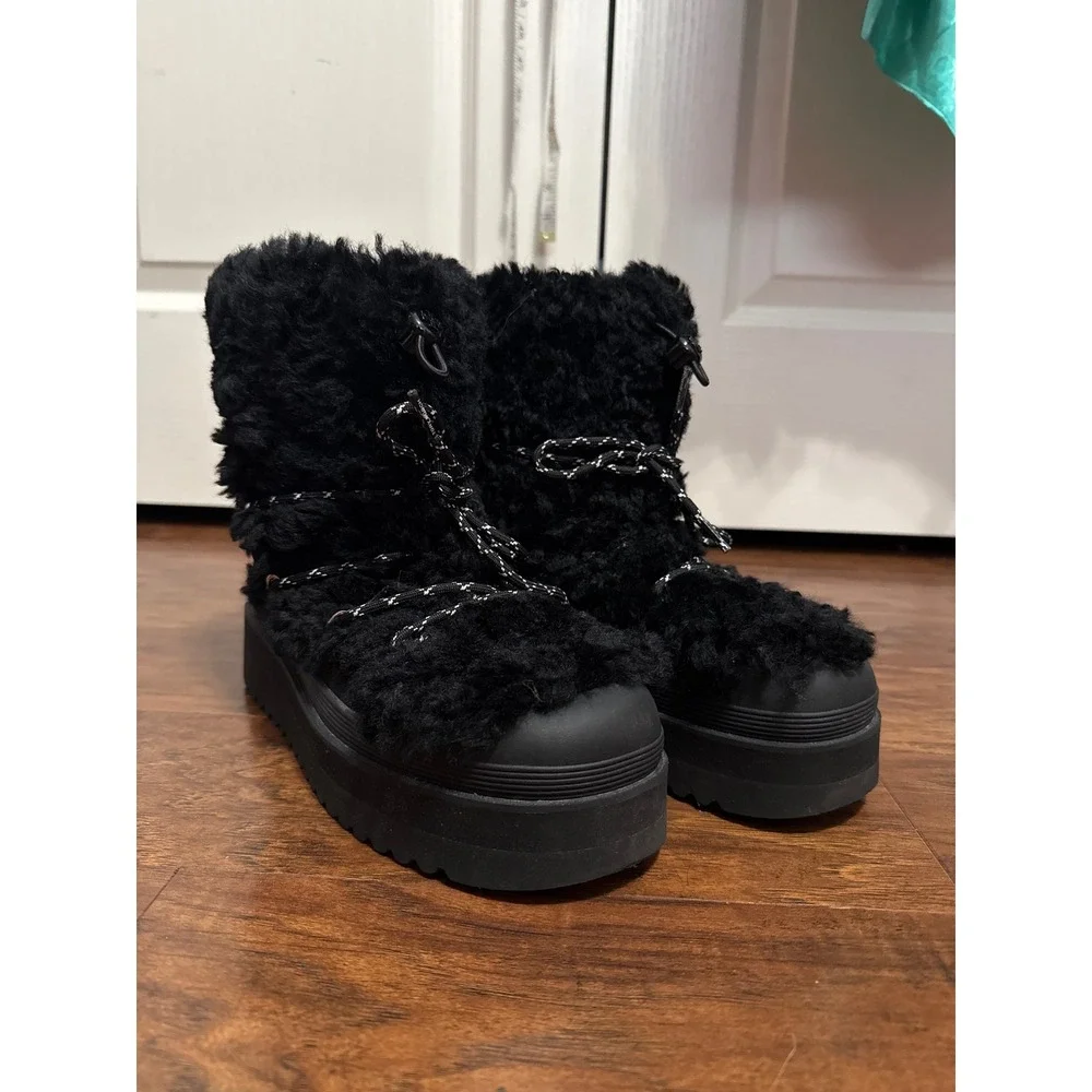 Tory Burch Mellow Shearling Platform Lace Up Snow Boots Minimalist Quiet Luxury